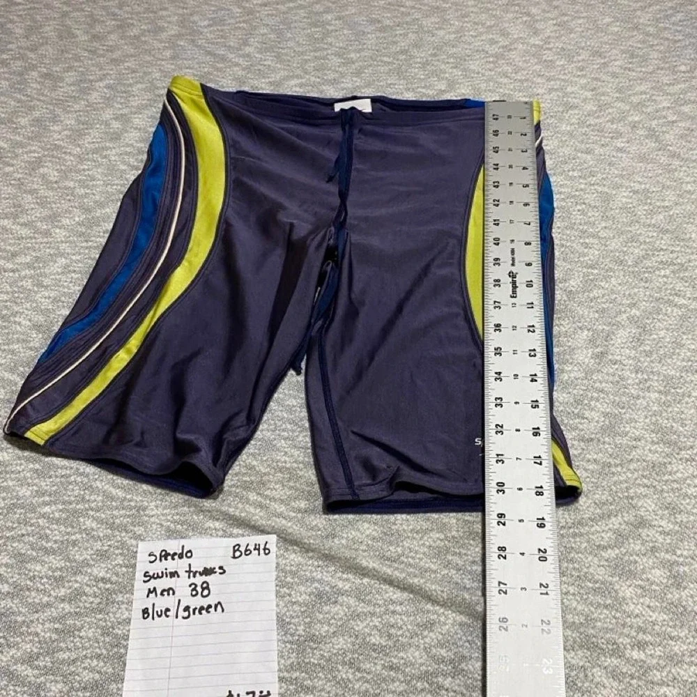 Speedo swim trunks with blue multicolor diagonal stripes men 38. SKU-B646